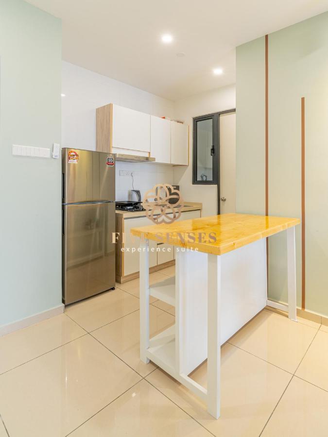Ferienwohnung Kenwingston Avenue By Five Senses Kuala Lumpur Exterior foto